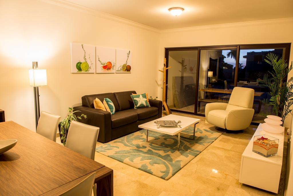 Palmaruba Condos Palm Beach Bilik gambar